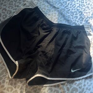 Nike Women’s Tempo Running Shorts — Size XL (Black)